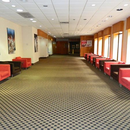 Howard Johnson Plaza Kansas City Hotel & Conference Center ภายนอก รูปภาพ