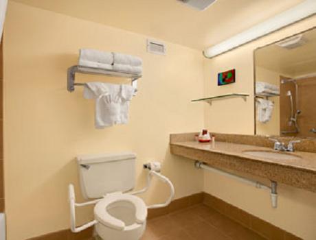 Howard Johnson Plaza Kansas City Hotel & Conference Center ภายนอก รูปภาพ