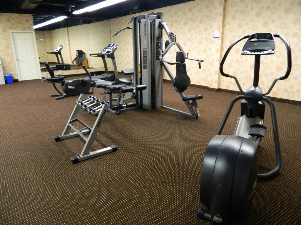 Howard Johnson Plaza Kansas City Hotel & Conference Center ภายนอก รูปภาพ