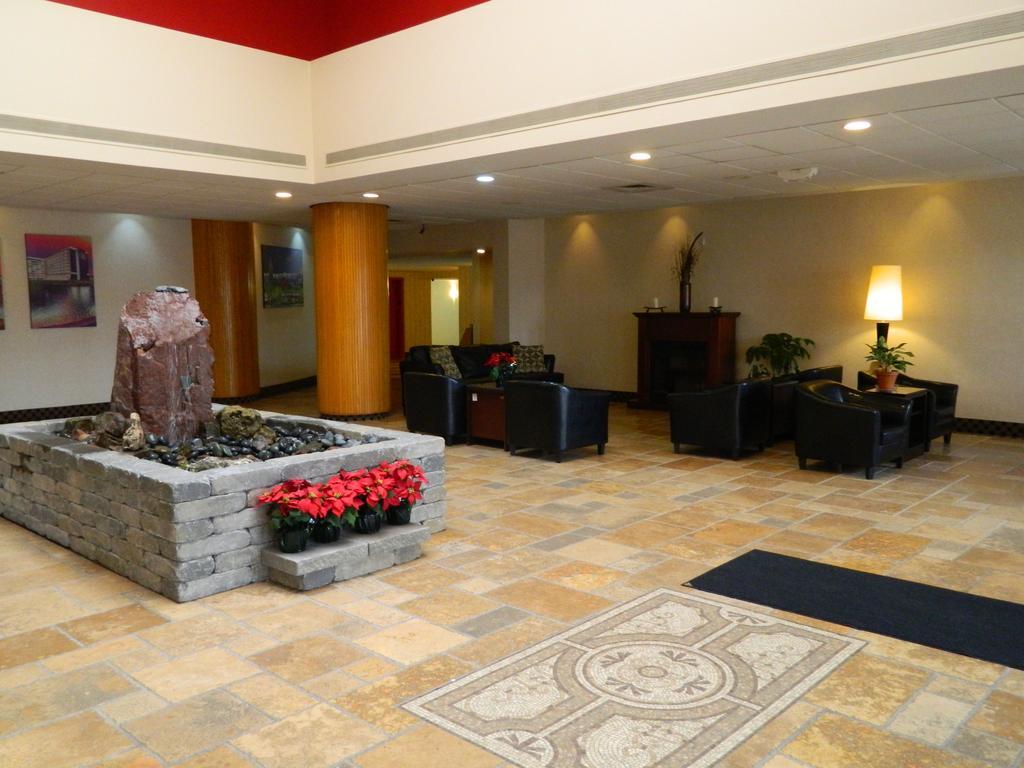 Howard Johnson Plaza Kansas City Hotel & Conference Center ภายนอก รูปภาพ